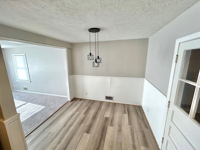 Photo - 110 E Gray St