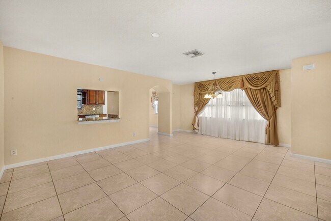 Photo - 929 Imperial Lake Rd