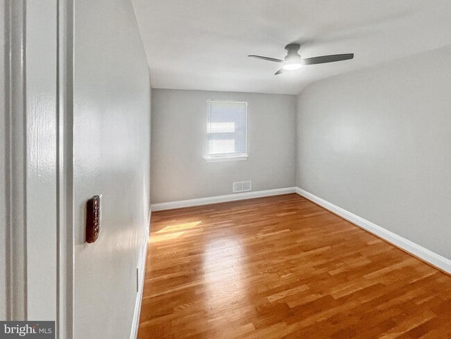 Photo - 5755 Maplehill Rd