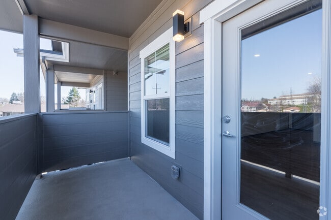 1BR, 1BA - 775SF