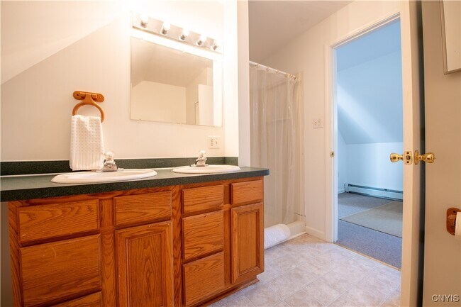 Photo - 871 Franklin Rd