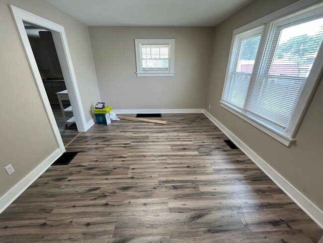 Photo - 211 Snyder St