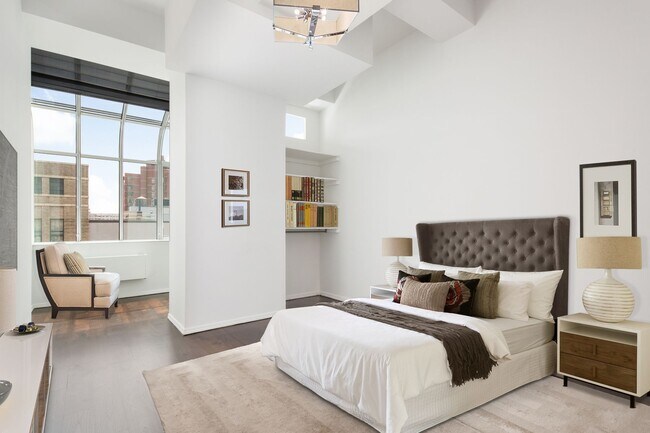 Photo - 310 E 46th St