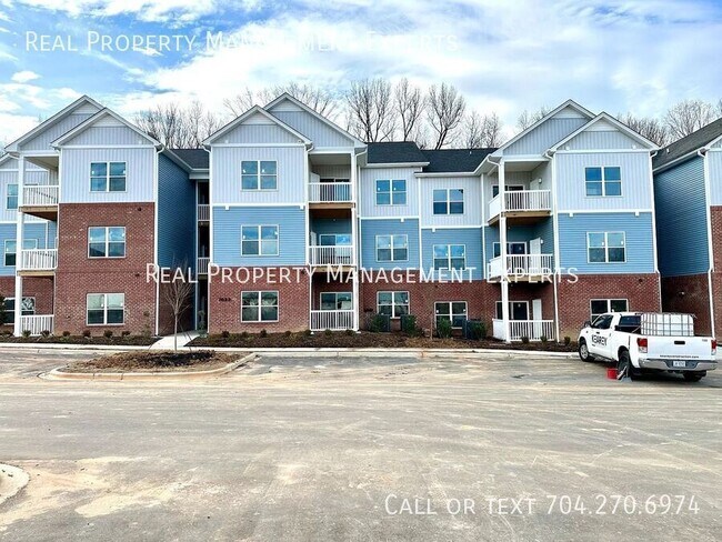 Photo - 7007 Star Oaks Ln Unit 103