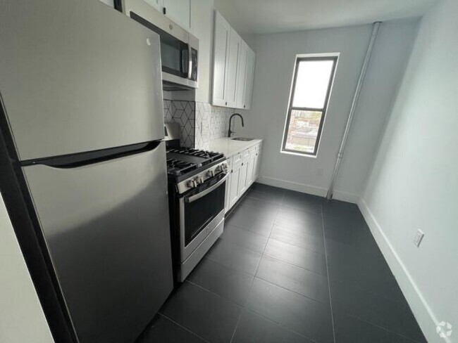 Building Photo - 1 bedroom in BRONX NY 10457 Unit 1 Rental