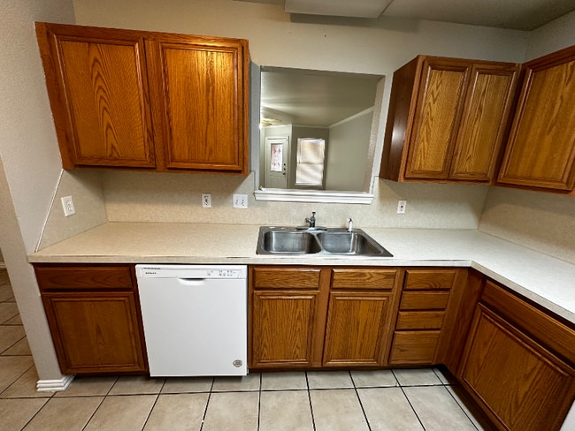 Photo - 533 N Clinton Ave