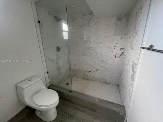 Photo - 1865 NW 16th St Unidad 1