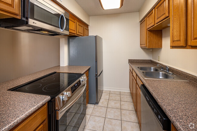 2BR, 1BA - 858SF - Kitchen - Northshore Villas