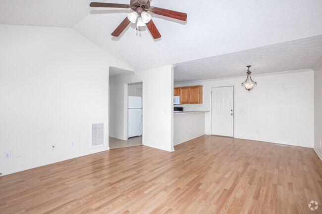 3BR, 2BA - 1,100SF - Living Room