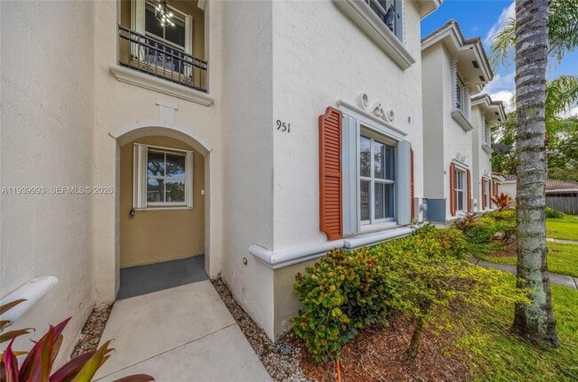Photo - 951 NE 42nd Terrace