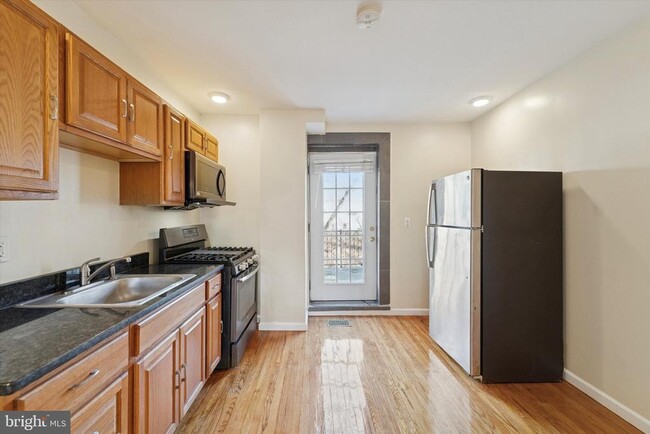 Photo - 1005 Tyler Ave