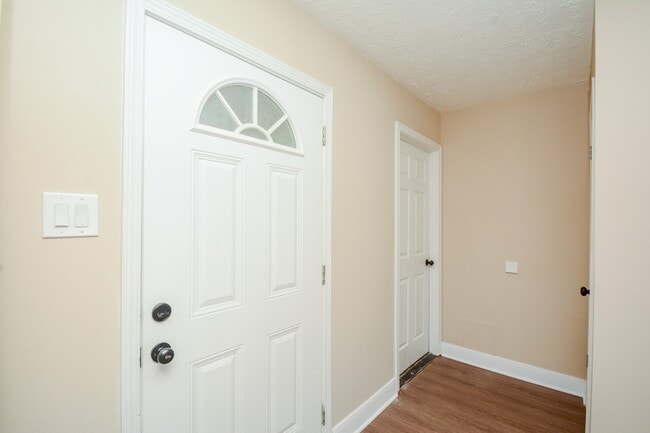 Photo - 19331 Nasworthy Dr