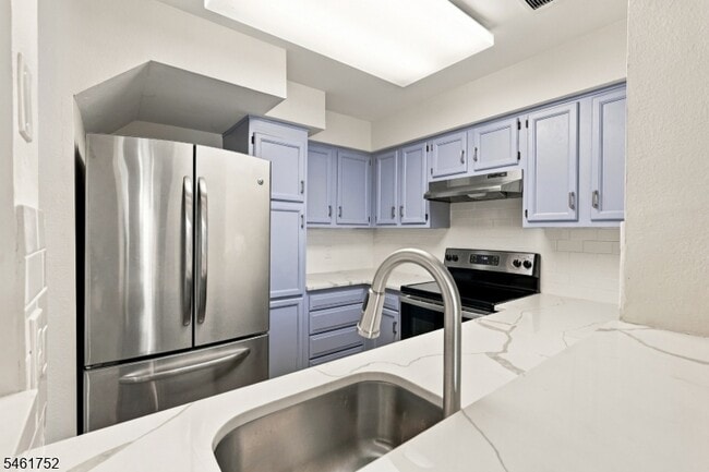 24 Wescott Rd