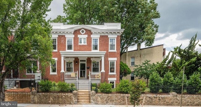 Photo - 1354 D St NE Townhome