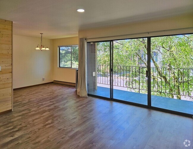 Building Photo - Greenwood Apartments