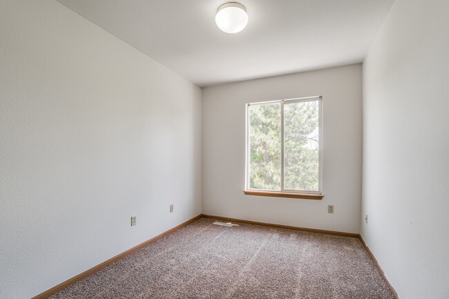 Oakbrook Manor Apartments (Oakbrook Manor ...