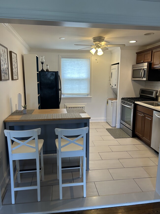 Photo - 445 Morris Ave Unit B5