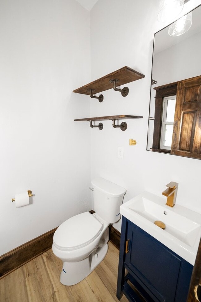 Photo - 3 Bedroom Custom Neenah Home