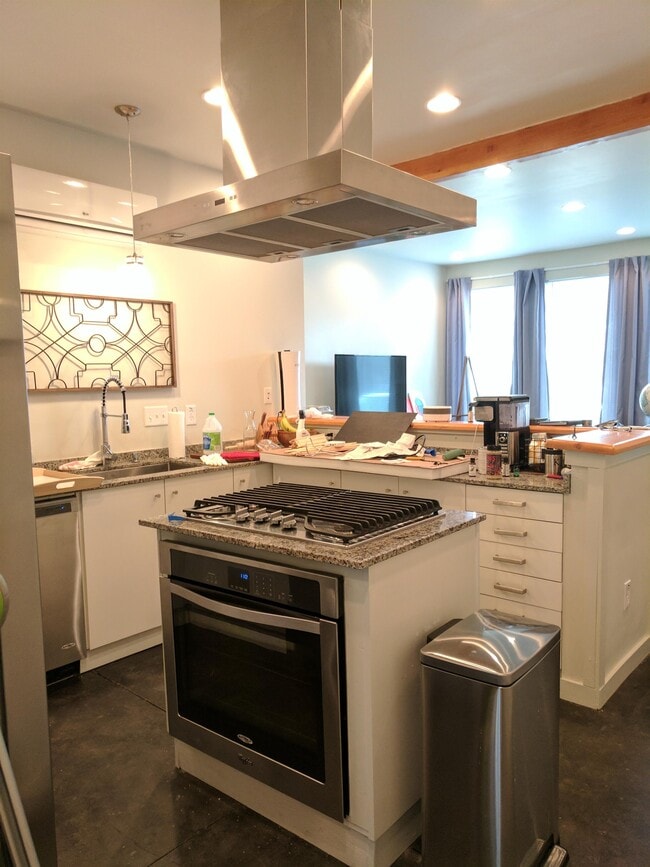 Photo - 307 W 23rd St
