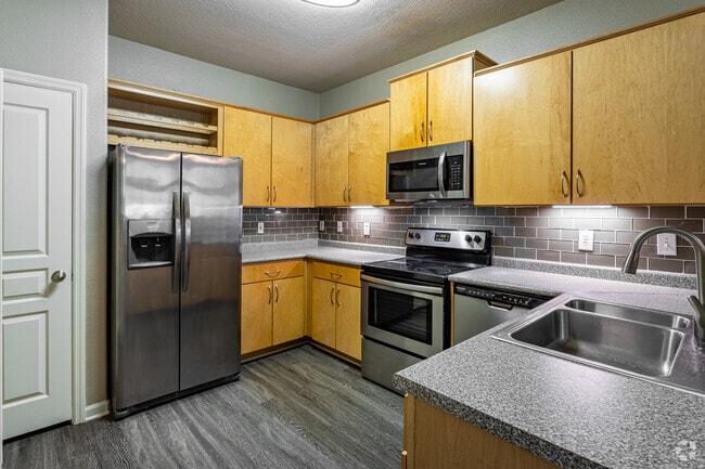 3BR, 2BA - 1,676 SF