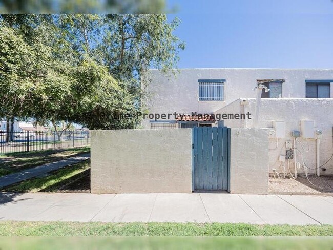Building Photo - 5214 N 42nd Pkwy