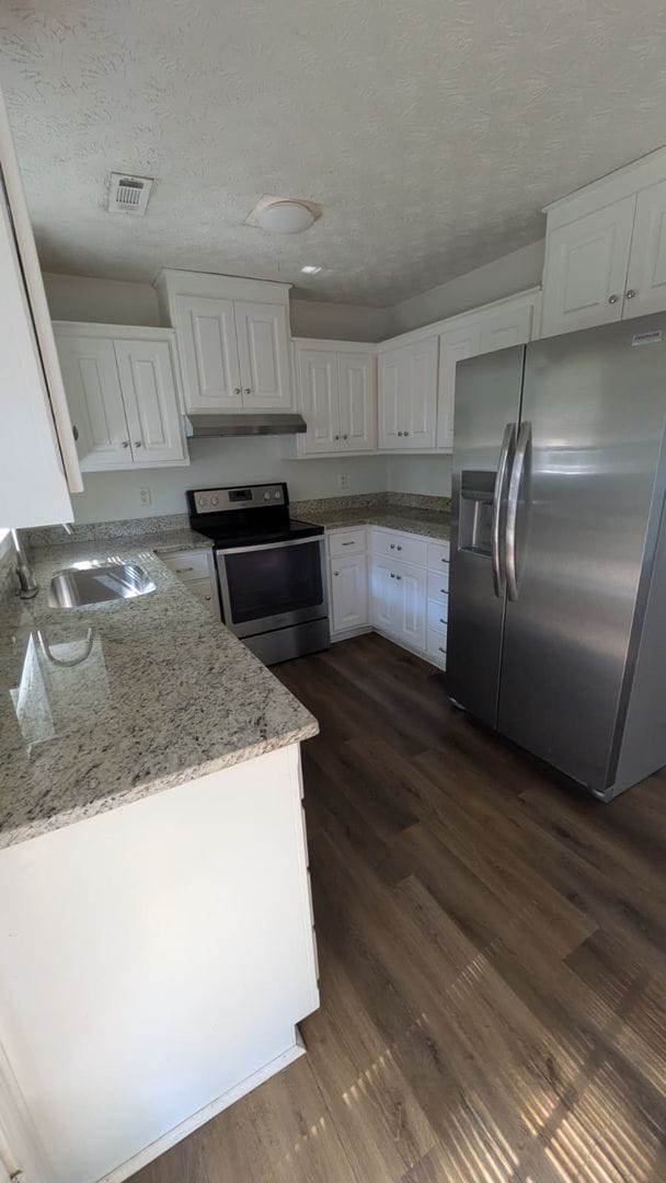 Photo - Charming 5 Bed/2 Bath home in Riverdale!