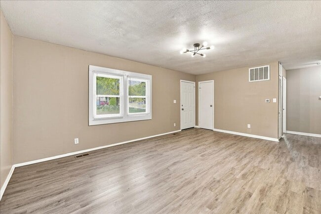 Photo - 3743 Breen Dr
