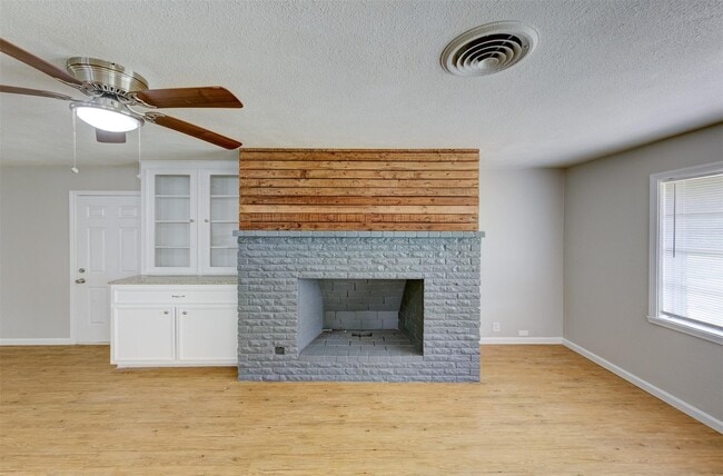 Photo - 2110 Pecan St