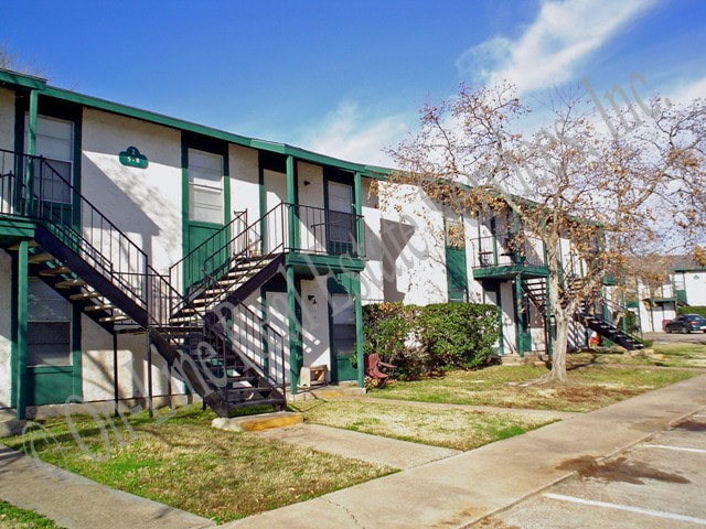 Photo - 1824 Wilde Oak Cir
