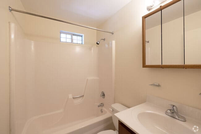 G-CKR Floor Plan - 2BR, 1BA_1063SF - Bathroom
