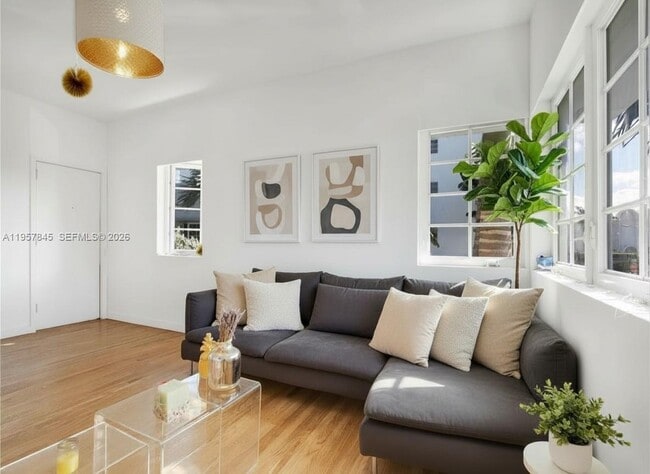 Photo - 727 14th Pl Unit 4