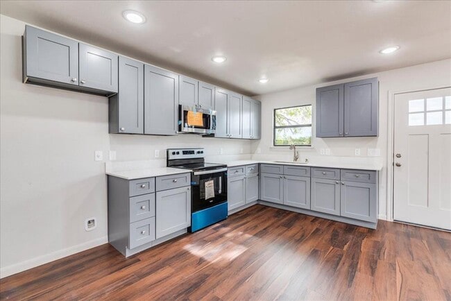 Photo - 112 Gazley St