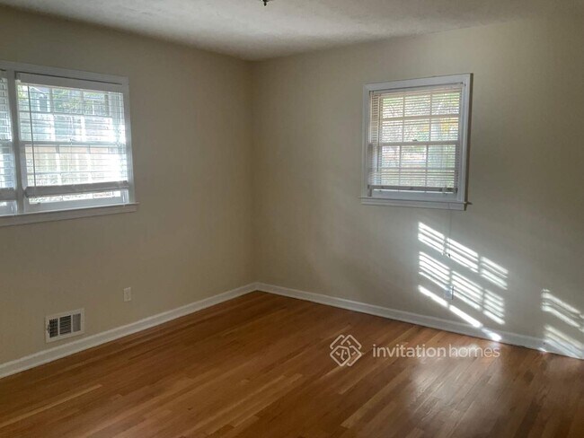 Photo - 2926 Pine Hill Dr