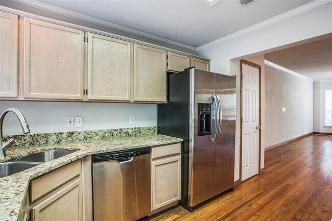 Building Photo - 2902 State St Unit 11442 Rental