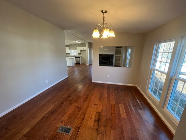 Photo - Lovely 3 bedroom 2 bath home available to ...