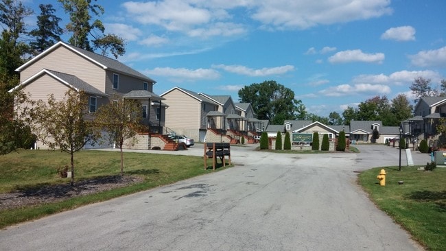 Carrollwood Village - Carrollwood Village Apartments