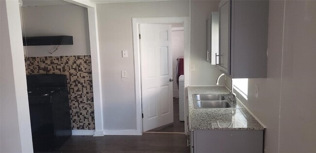 Photo - 912 Jennetta St