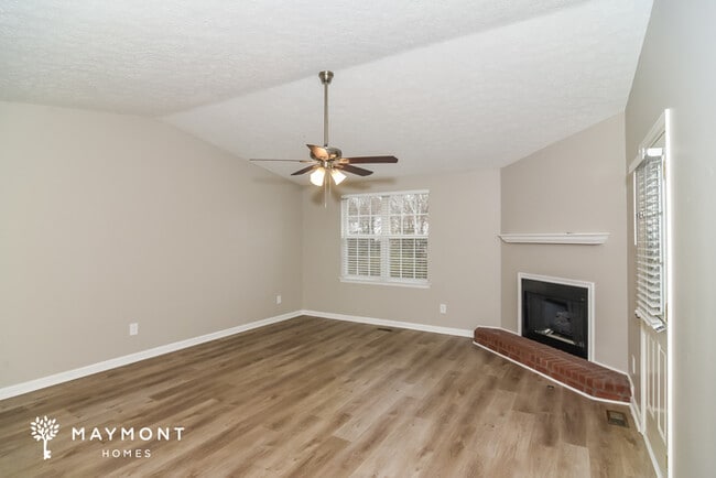 Photo - 105 Bradford Cir