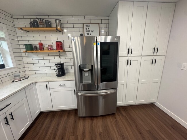 Photo - 303 E Broadmoor St