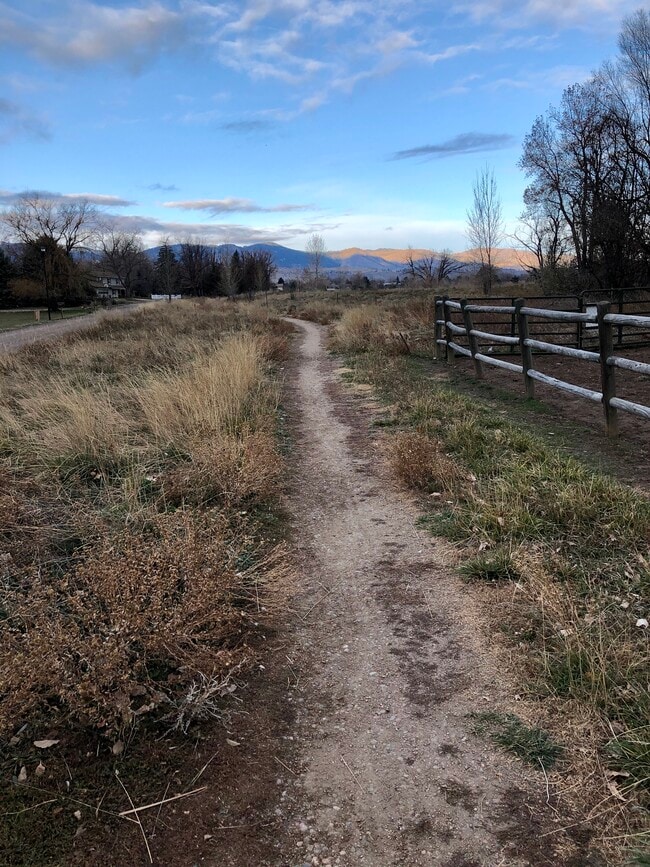 Photo - 1621 Underhill Dr