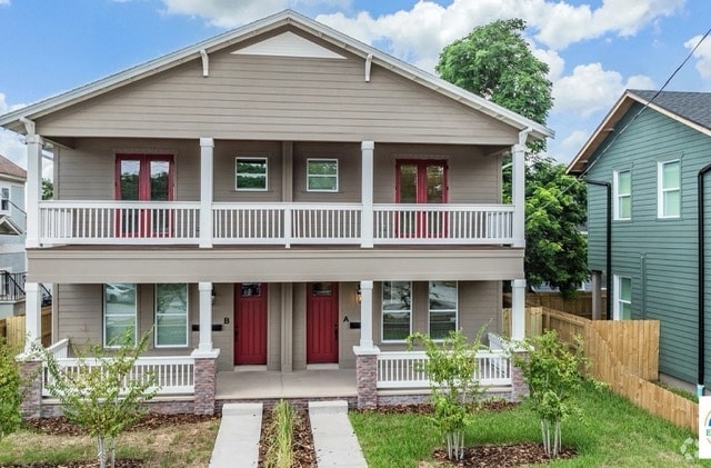 Building Photo - 210 E Columbus Dr Rental