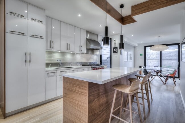 Photo - 133 Munro St