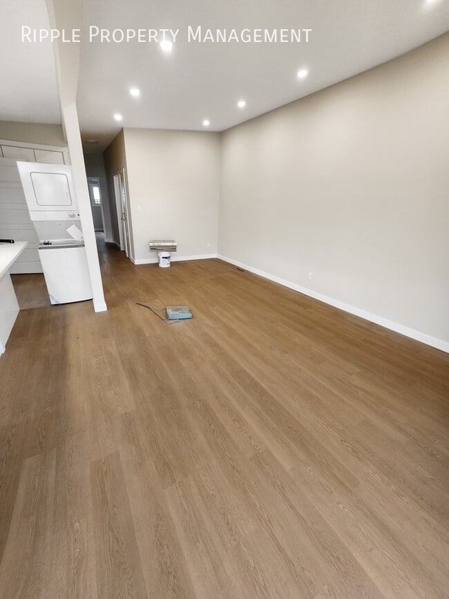 Photo - SPACIOUS 3 BEDS, 1.5 BATHS DUPLEX UPPER UNIT | SUNLIT COMFORT IN THORNCLIFFE
