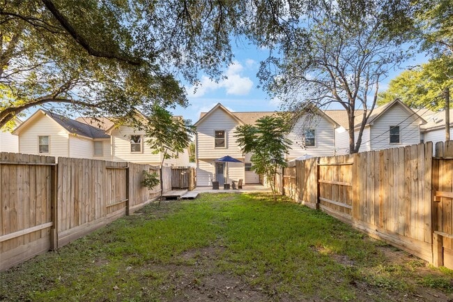 Building Photo - 207 Foster St