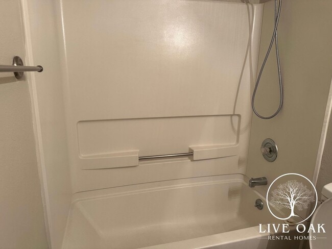 Photo - ENJOY A $500 MOVE-IN CREDIT WHEN YOU LEASE TODAY!**