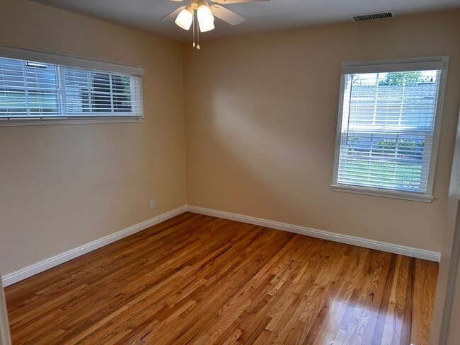 Photo - 5818 E Scrivener St