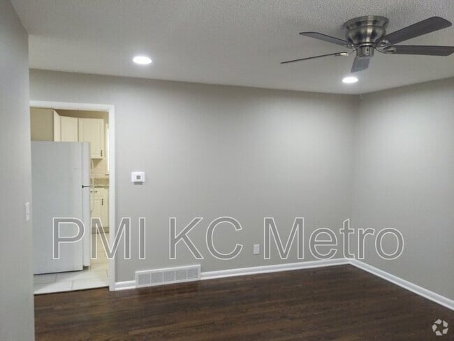 Building Photo - 145 S Oxford Ave Rental