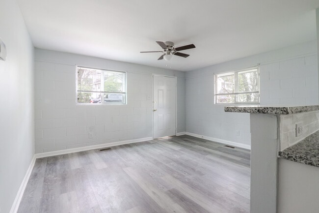 Photo - 2213 Fitzgerald Ave Unidad B