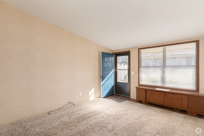 Living Room - 1BR, 1BA - 600SF