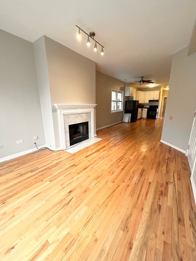 Photo - 842 N Wood St Unit 2